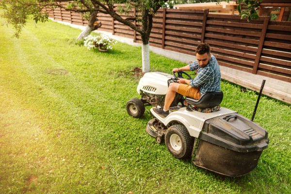 Industrial Lawn Mowing in Largo