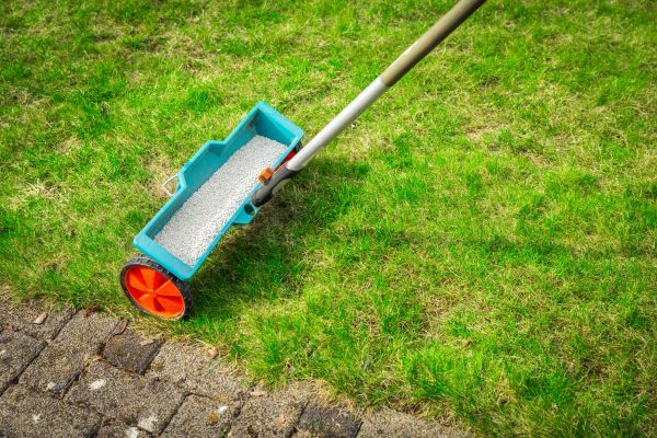 Commercial Lawn Treatment in Largo